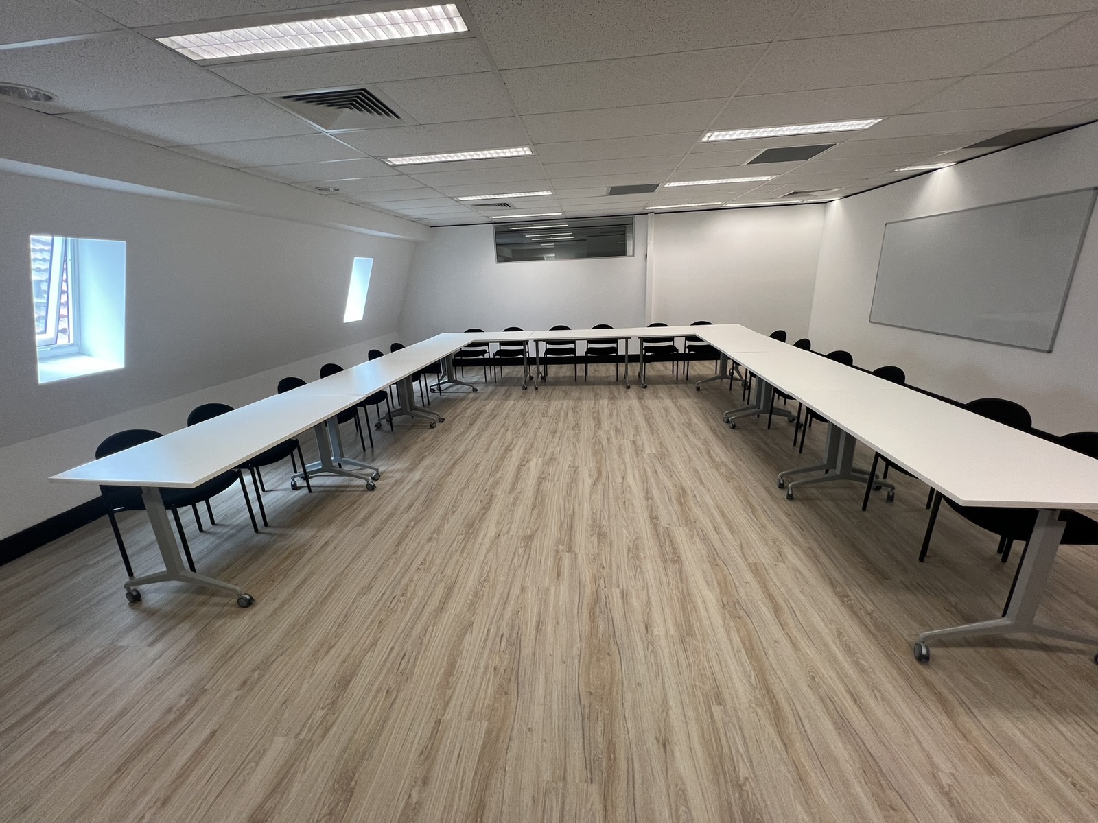 Training Room — U-shape